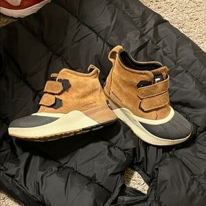 Sorel boys Tan and Black Rain/snow Boots